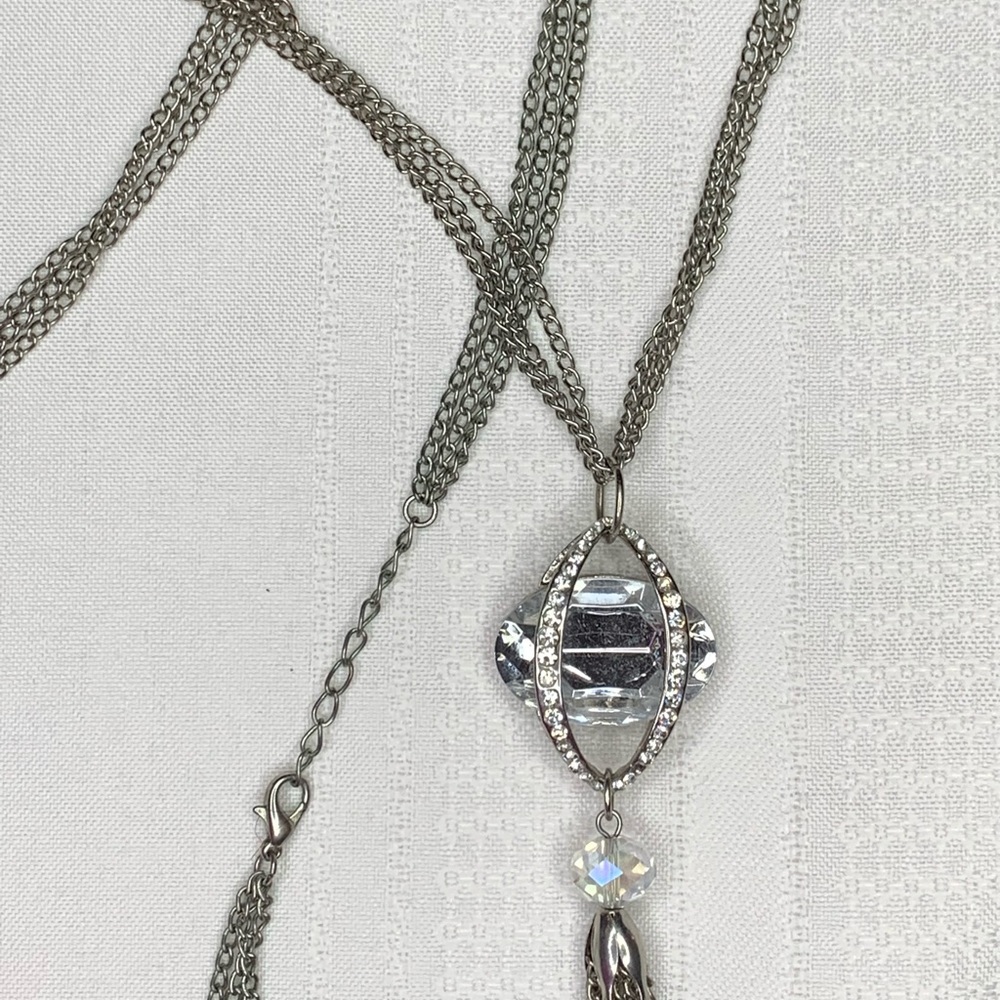 Silver and crystalline necklace